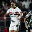 Apesar de proibição, clássico entre São Paulo x Santos ainda tem publicidade de bets; entenda
