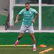 Palmeiras intensifica treino com passes, finalizações e triangulações