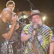 Vídeo: Tom Morello, Jack Black e ícones do Rap e Metal tocam "Walk This Way"
