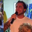 Thammy Miranda celebra vitória na eleição ao lado da esposa e dos filhos