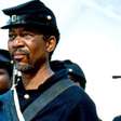 Achei no Prime Video e tem só 122 minutos: Denzel Washington brilha em um dos melhores filmes de guerra de todos os tempos, já disponível para assistir no Brasil