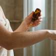 6 benefícios do óleo de amêndoas para a pele e o cabelo e como usar no dia a dia