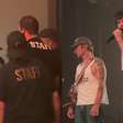 Brendan Yates interrompe show do Turnstile para expulsar segurança que teria agredido fã