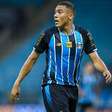 Com foco na reta final do Brasileirão, Grêmio "pausa" negociações para renovação de Carlos Vinícius