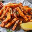 Batata-doce crocante na airfryer: fica dourada sem precisar mergulhar no óleo