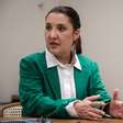 Coordenadora de campanha de Flávio Bolsonaro fala em corte de cargos comissionados e foca no eleitorado feminino