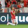 Internacional vence duelo direto e deixa Corinthians à beira do Z4