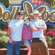 Britney Spears se diverte em parque temático ao lado dos filhos