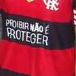 Flamengo atua com protesto na parte nobre do uniforme