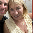 O padrasto de Eliana? Com apenas 24 anos, 17,7 mil seguidores e até uma música de amor: quem é Noé, rapaz que se diz namorado da mãe de famosa e chocou até Leo Dias; jovem tem 63 anos de diferença para Eva Michaelichen