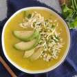 Locro de batatas: receita da sopa cremosa com queijo tradicional da serra equatoriana