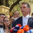 Flávio Bolsonaro acena para eleitores de Augusto Cury: 'Aprendi com o professor'
