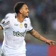 Botafogo atualiza situações de Arthur Chaves e Vitinho após derrota para o Vasco