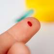 Câncer: veja como uma gota de sangue pode rastrear a doença antes dos exames comuns