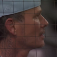 Tom DeLonge se emociona ao ouvir 43 mil torcedores cantando blink-182 em jogo de beisebol