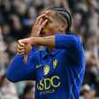 Com dois de João Pedro, Chelsea goleia Bournemouth, de Rayan