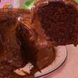 Bolo nuvem de chocolate que derrete na boca de tão macio e fofinho, ideal para o café da tarde