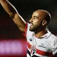 Lucas Moura retorna após cinco meses e se emociona com torcida