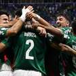 Palmeiras dá show, goleia o Corinthians e segue na caça ao líder