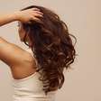 Quer deixar o cabelo crescer? 7 hábitos que podem fazer toda a diferença nos fios