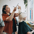 Cortar as pontas pode deixar o cabelo mais volumoso? Entenda o que causa essa impressão