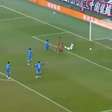 Vídeo: jogo na China tem dois gols ao mesmo tempo