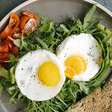 Esta receita de ovo frito aumenta a proteína e ajuda no ganho de massa muscular; confira