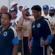 Cruzeiro desembarca em BH sob forte protesto de torcedores após derrota para o Bragantino