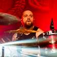 Baterista do Slipknot, Eloy Casagrande fala sobre eleições no Brasil: "família Bolsonaro, nunca mais"