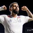 Nem Gabigol, nem Jorge Carrascal: veja quem lidera o ranking de assistências em 2026