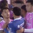 Árbitro volta atrás em marcação de pênalti na Argentina após jogadores mostrarem vídeo em celular