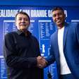 Paulinho é apresentado no Cruzeiro e revela recusa ao Corinthians