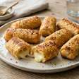 Enroladinho de queijo na airfryer: fica crocante por fora e derretido por dentro