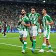 Betis vira sobre o Porto e se mantém 100% na Champions