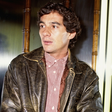Encontrei na Zara a jaqueta de couro preta inspirada na que Ayrton Senna usava nos anos 1990: item é destaque da coleção em homenagem ao piloto de F1
