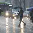 Chuva intensa em São Paulo causa alagamentos, inunda o Terminal Bandeira e afeta o metrô