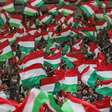 Torcida do Fluminense prepara festa com bandeiras no Maracanã