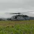Helicóptero da FAB assusta moradores de área rural com pouso de emergência em plantação de milho no Paraná