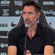 Atlético-MG: Eduardo Domínguez faz alerta após goleada na Sula