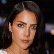 Jade Picon aposta em tons terrosos e Sasha usa peças curingas na plateia do SPFW