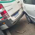 Van perde o freio e deixa duas pessoas feridas no RS