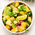 Tem abacaxi em casa? Veja 3 receitas refrescantes para os dias quentes