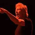 Roger Waters critica o 'babaca' James Hetfield por recado apolítico em show