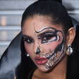 Aterrorizantemente incrível! Os tênis da Nike na cor 'caveira preta' são perfeitos para a época do Halloween e versáteis para usar ao longo de todo o ano