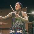 Travis Barker é o baterista mais influente dos últimos 30 anos, diz Billy Corgan