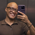 Cantor que fez fama no programa de Raul Gil enfrenta complicações por tumores no cérebro