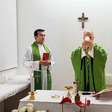 Vaticano divulga primeiras fotos do Papa após internação; veja