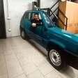 Italiano entra para o Guinness ao transformar um Fiat Panda no carro mais estreito do mundo