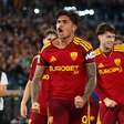 Roma vence o Genoa e continua a perseguição à líder Internazionale