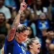 Thaisa busca hoje a marca de 1500 bloqueios na Superliga